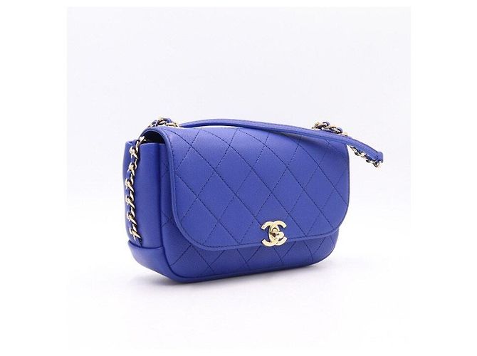 Chanel Piccola borsa a tracolla e borsa a tracolla con flap e catena CC oro - vista 3