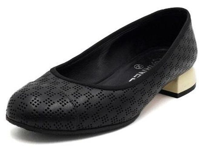 Chanel Zapatos planos para mujer de cuero perforado negro con logotipo CC - vista 2