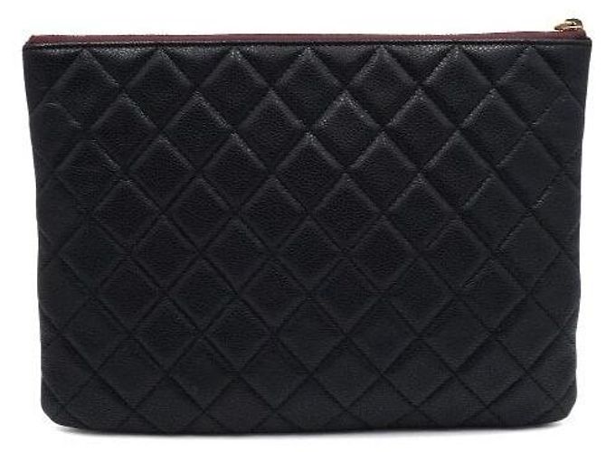Chanel Bolsa Clutch CC Classic New Medium em Caviar Preto com banho de Ouro - vista 4
