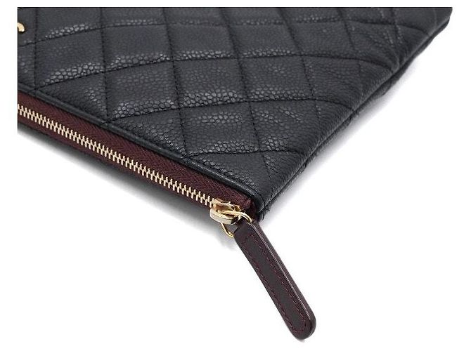Chanel Bolsa Clutch CC Classic New Medium em Caviar Preto com banho de Ouro - vista 7