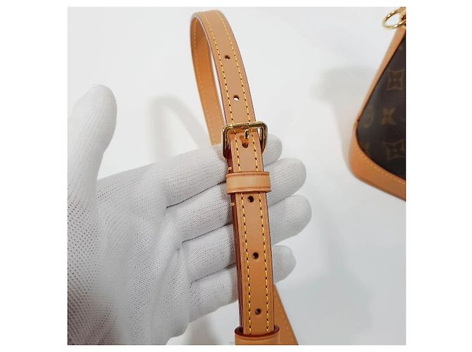 Noe Louis Vuitton Borsa a Spalla Nano Noé Marrone - vista 5