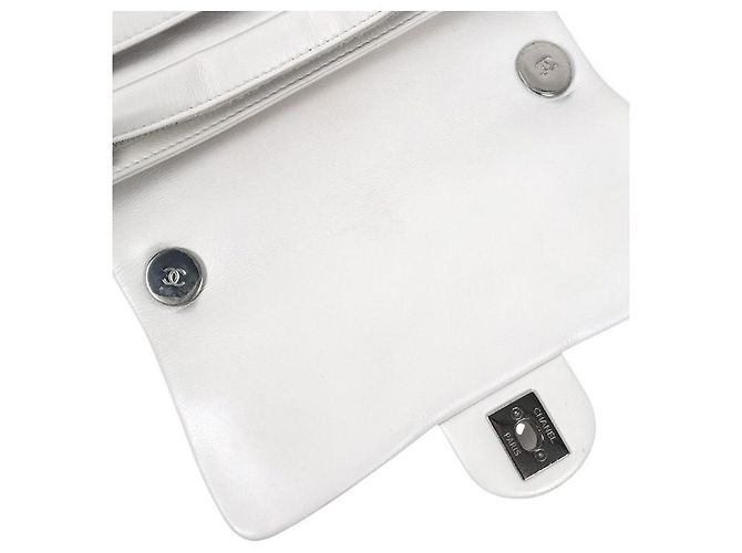 Chanel Bolsa de ombro com aba acolchoada branca Branco - vista 10