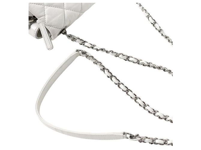 Chanel Bolsa de ombro com aba acolchoada branca Branco - vista 9