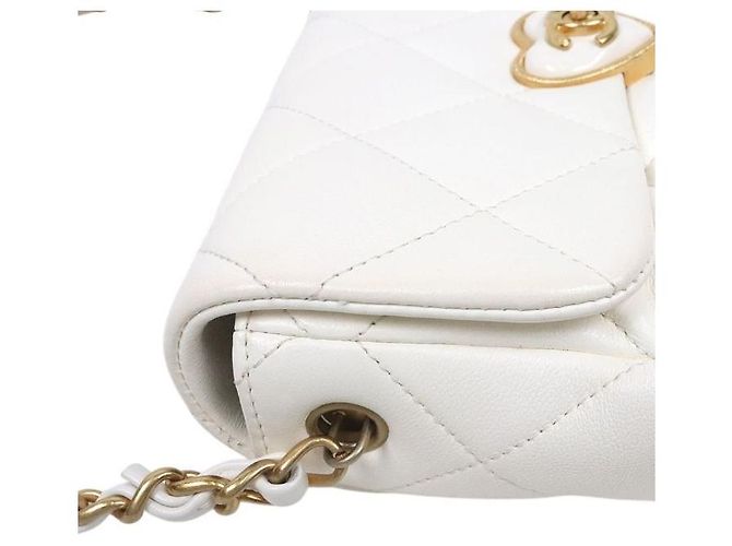 Chanel Borsa a tracolla White Heart Turnlock Bianco - vista 8