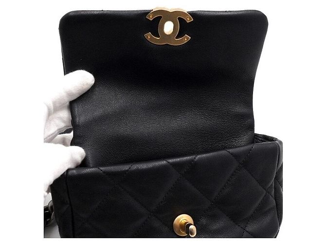 Chanel Mini borsa a tracolla con patta e catena da donna, borsa da cintura e crossbody Nero - vista 6