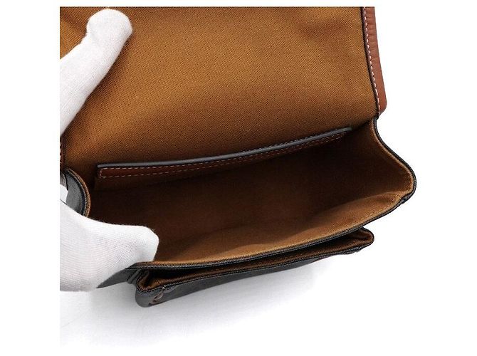 Céline Borsa a tracolla e a spalla Triomphe Polko Medium - vista 5