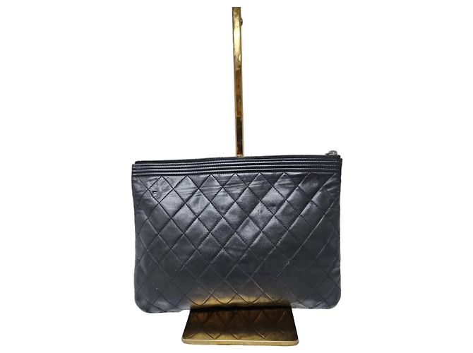 CHANEL Caviar Quilted Medium Boy Pochette Cosmetici Nera Nero - vista 2