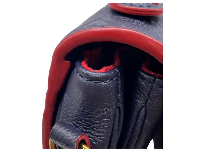 Borsa Louis Vuitton Monogram Empreinte Pochette Métis MM Rosso - vista 15
