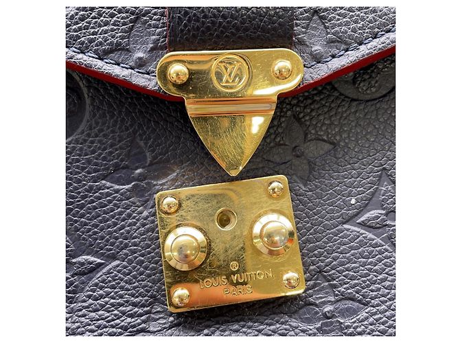 Borsa Louis Vuitton Monogram Empreinte Pochette Métis MM Rosso - vista 16