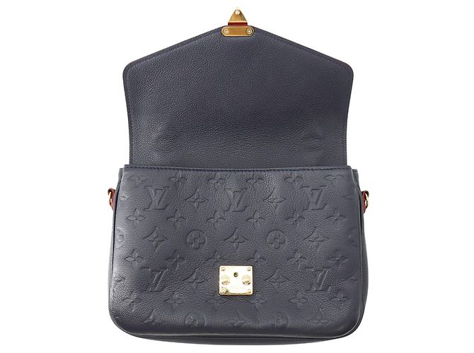 Borsa Louis Vuitton Monogram Empreinte Pochette Métis MM Rosso - vista 6