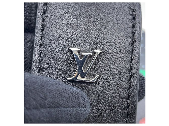 Borsa a mano Louis Vuitton Petite Boite Chapeau in pelle Nero Multicolore - vista 12