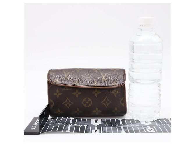 Borsa a tracolla Louis Vuitton Monogram Pochette Florentine Marrone Beige Monogramma - vista 3