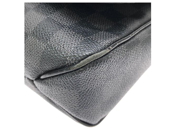 Borsa a tracolla Louis Vuitton Damier Graphite District PM Damier ebene - vista 3
