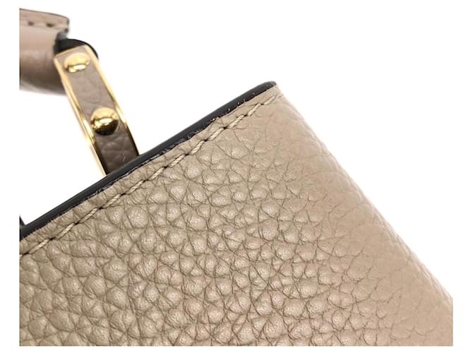 Borsa Louis Vuitton Capucines BB - vista 4