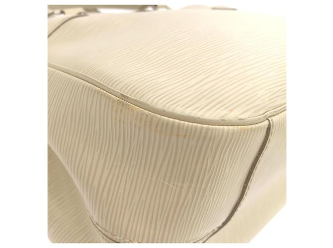 Borsa Louis Vuitton Epi Passy PM Bianco sporco - vista 3