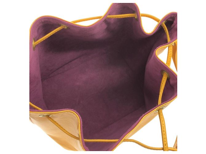 Noe Borsa a Spalla Louis Vuitton Epi Petit Noé Giallo - vista 8