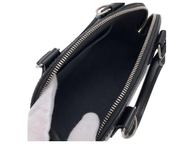 Borsa Louis Vuitton Epi Alma BB Nero - vista 9
