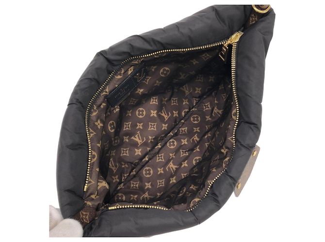 Louis Vuitton LV Pillow Maxi Multi Pochette Accessoires Nero Fuschia - vista 10