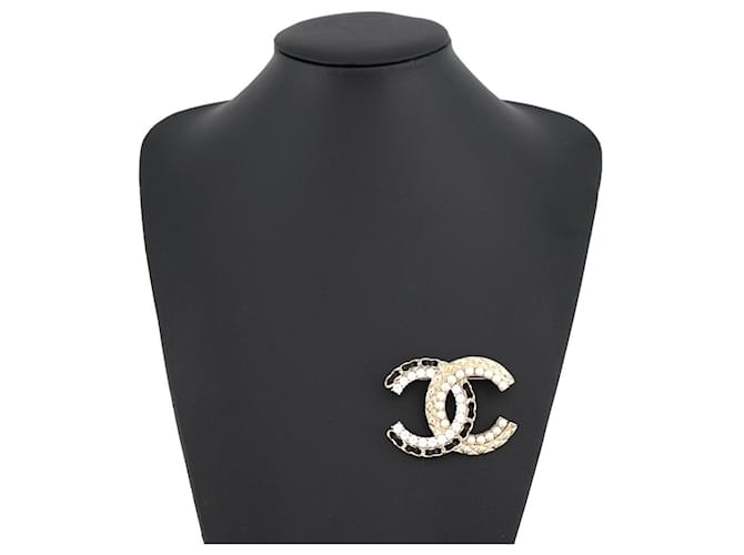 Spilla Chanel con il logo Coco Nero D'oro - vista 4