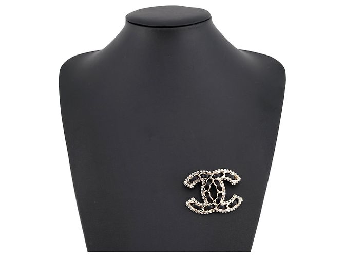 Spilla Chanel oro con strass e pelle D'oro - vista 4