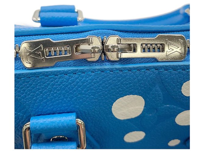 Louis Vuitton Monogram Empreinte LV x YK Speedy Bandoulière 20 Handtasche Weiß Blau - vista 9