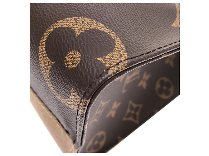 Borsa Louis Vuitton Monogram Giant OnTheGo PM Marrone - vista 3