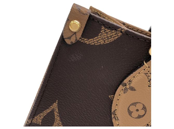 Borsa Louis Vuitton Monogram Giant OnTheGo PM Marrone - vista 4