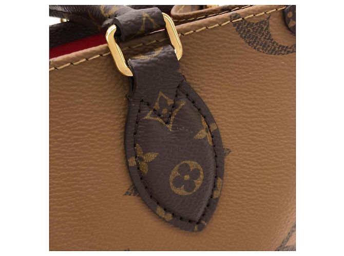 Borsa Louis Vuitton Monogram Giant OnTheGo PM Marrone - vista 7