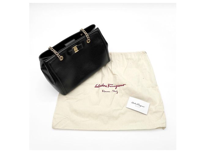 Borsa a tracolla con catena Vara Ribbon Salvatore Ferragamo Nero - vista 13