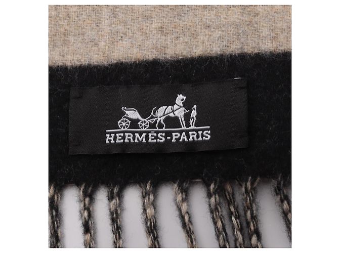 Hermès Sciarpa in cashmere Love Story Hermes Nero Beige - vista 5