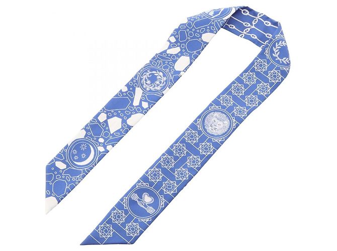 Foulard Hermès Twilly LA DANSE DES AMAZONES Bianco Blu - vista 3