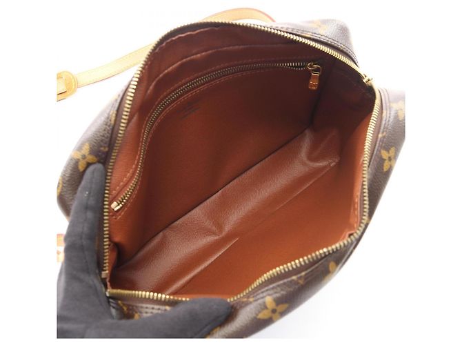 Borsa a Spalla Louis Vuitton Trocadero 27 Monogram Marrone - vista 3