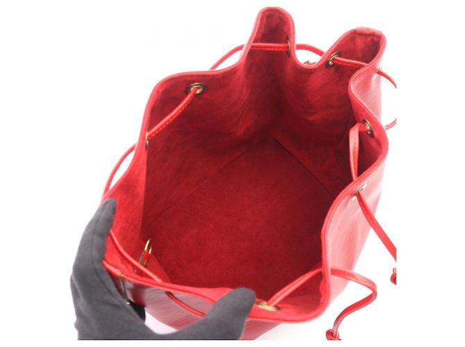 Noe Bolso de Hombro Louis Vuitton Petit Noé Epi Castilian Red Roja - vista 3