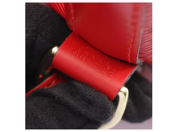 Noe Bolso de Hombro Louis Vuitton Petit Noé Epi Castilian Red Roja - vista 5