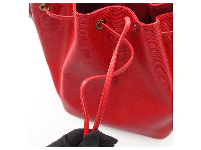 Noe Bolso de Hombro Louis Vuitton Petit Noé Epi Castilian Red Roja - vista 9