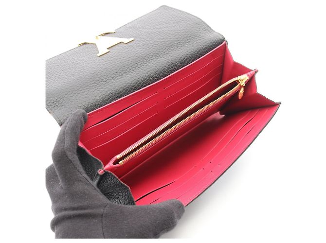 Portafoglio lungo pieghevole Louis Vuitton Portefeuille Capucines Nero - vista 3