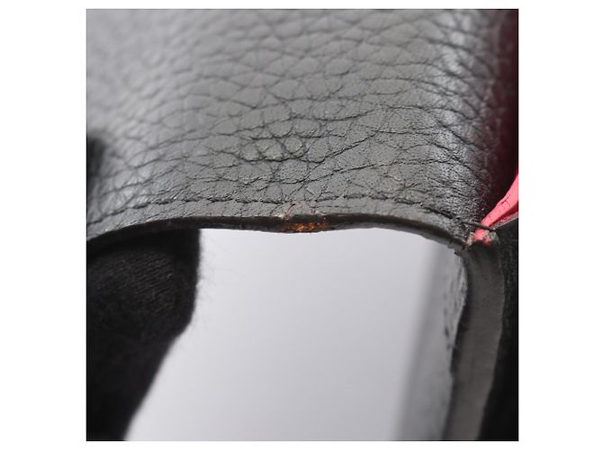 Portafoglio lungo pieghevole Louis Vuitton Portefeuille Capucines Nero - vista 8