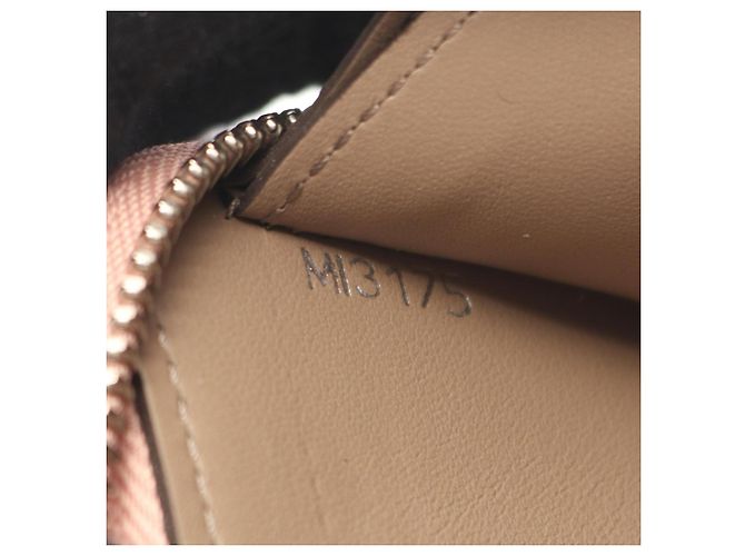 Cartera larga Louis Vuitton Portefeuille Comet en rosa - vista 5