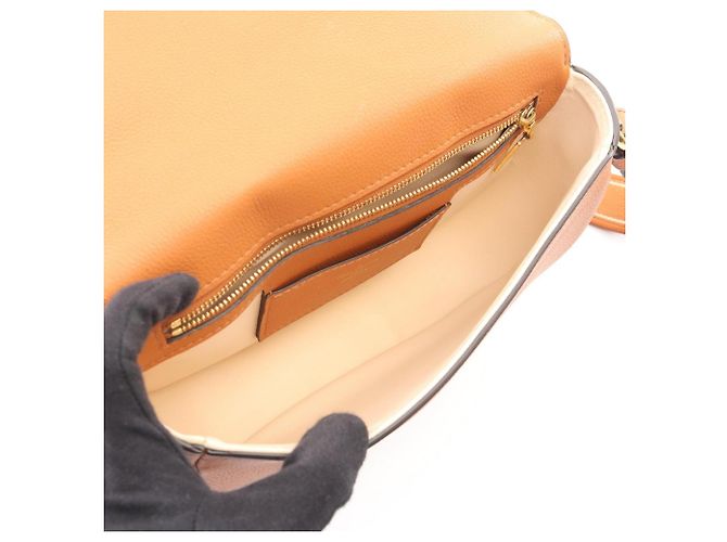 Bolso de hombro Louis Vuitton Pont Neuf Soft MM Castaño - vista 3