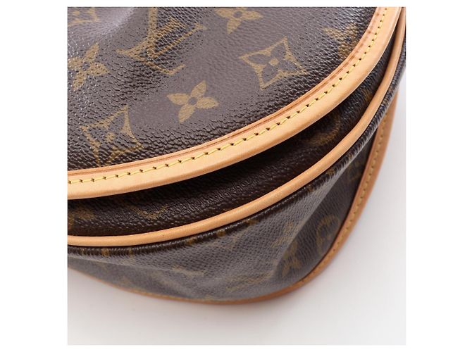 Borsa a tracolla Louis Vuitton Menilmontant MM Monogram Marrone - vista 7