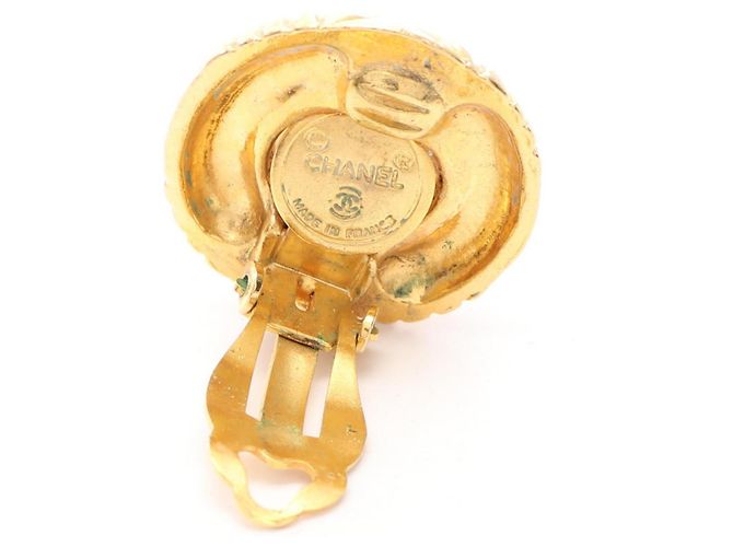 Orecchini a clip Chanel placcati oro con perle finte Bianco D'oro - vista 3