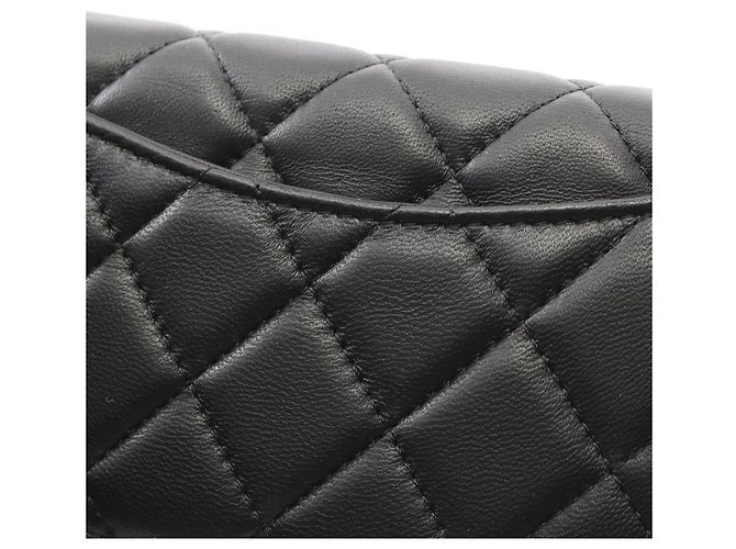 Chanel Matelassé Bi-fold Long Wallet aus schwarzem Lammleder - Ansicht 12