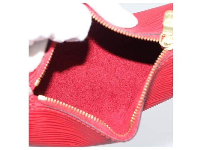 Louis Vuitton Soufflot Pochette Epi Leather Rosso - vista 5