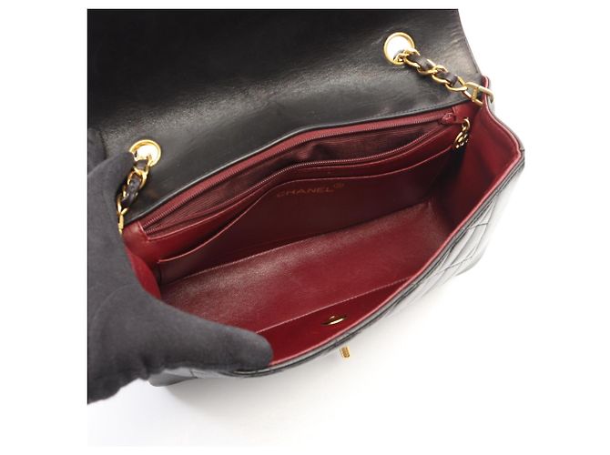 Borsa a tracolla Chanel Matelassé Diana Flap Nero - vista 3