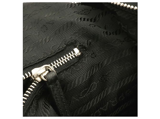 Borsa a tracolla Prada in nylon e pelle con triangolo Nero - vista 9