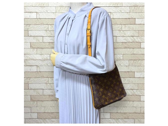 Borsa a tracolla Louis Vuitton Musette Salsa Short Monogram Marrone - vista 2