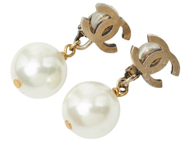 Orecchini a clip Chanel Coco Mark Swing Bianco D'oro - vista 2