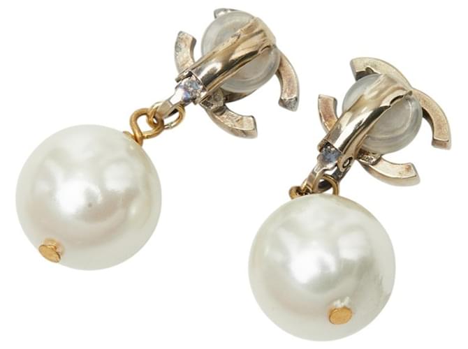 Orecchini a clip Chanel Coco Mark Swing Bianco D'oro - vista 3