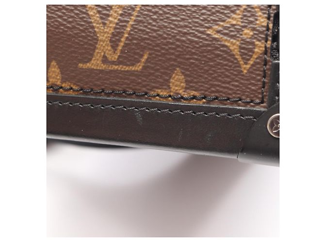 Louis Vuitton Vertical Soft Trunk Monogram Tuftage Schultertasche Braun Schwarz - Ansicht 9