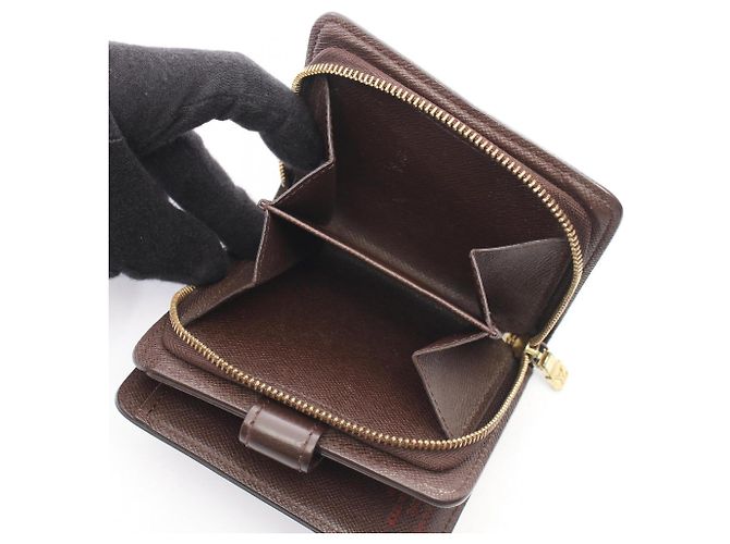 Cartera de doble pliegue Louis Vuitton Compact Zip Damier Ebene Castaño - vista 4